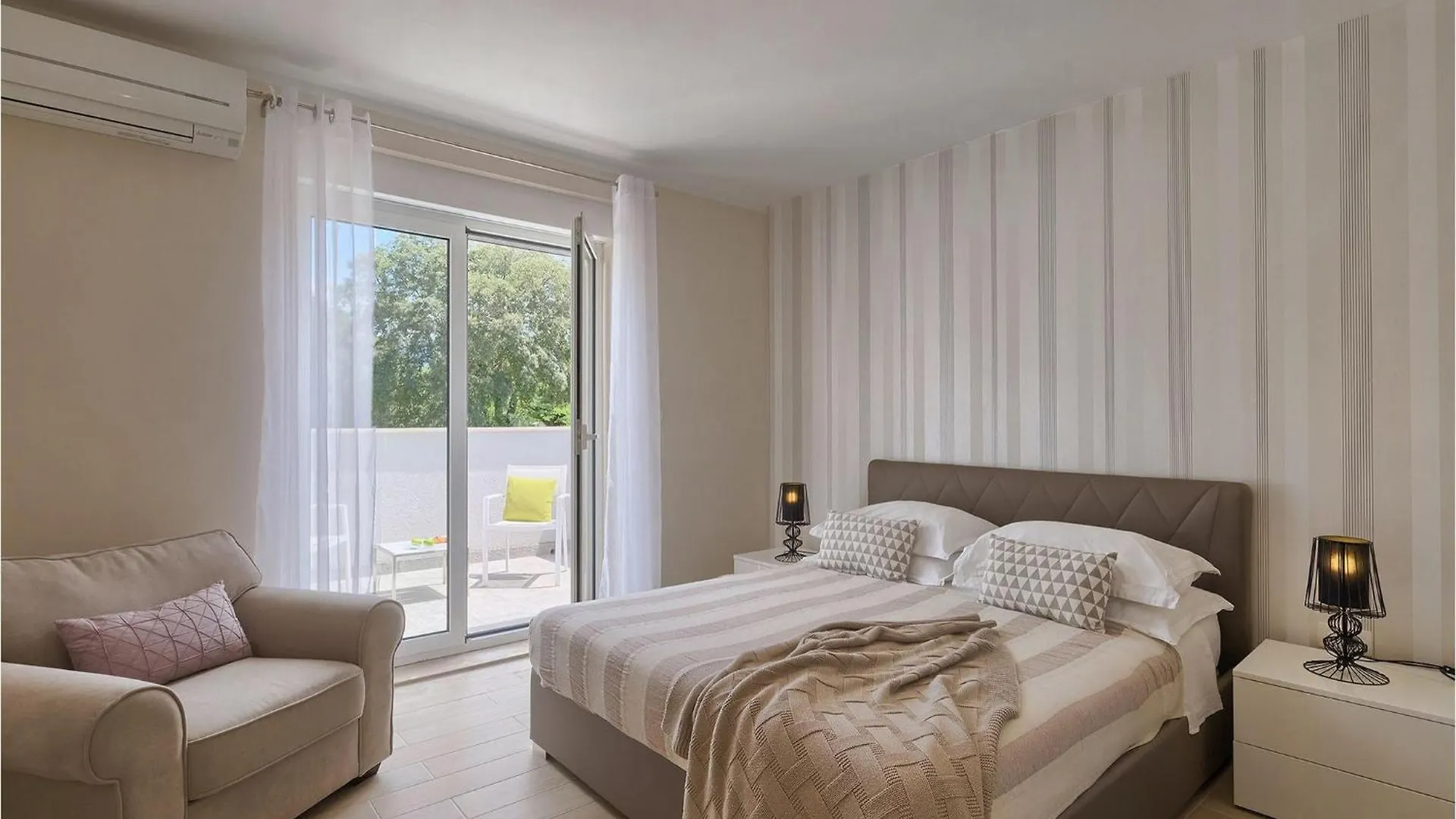 Villa Tireli Krsan 0*,  Croatia