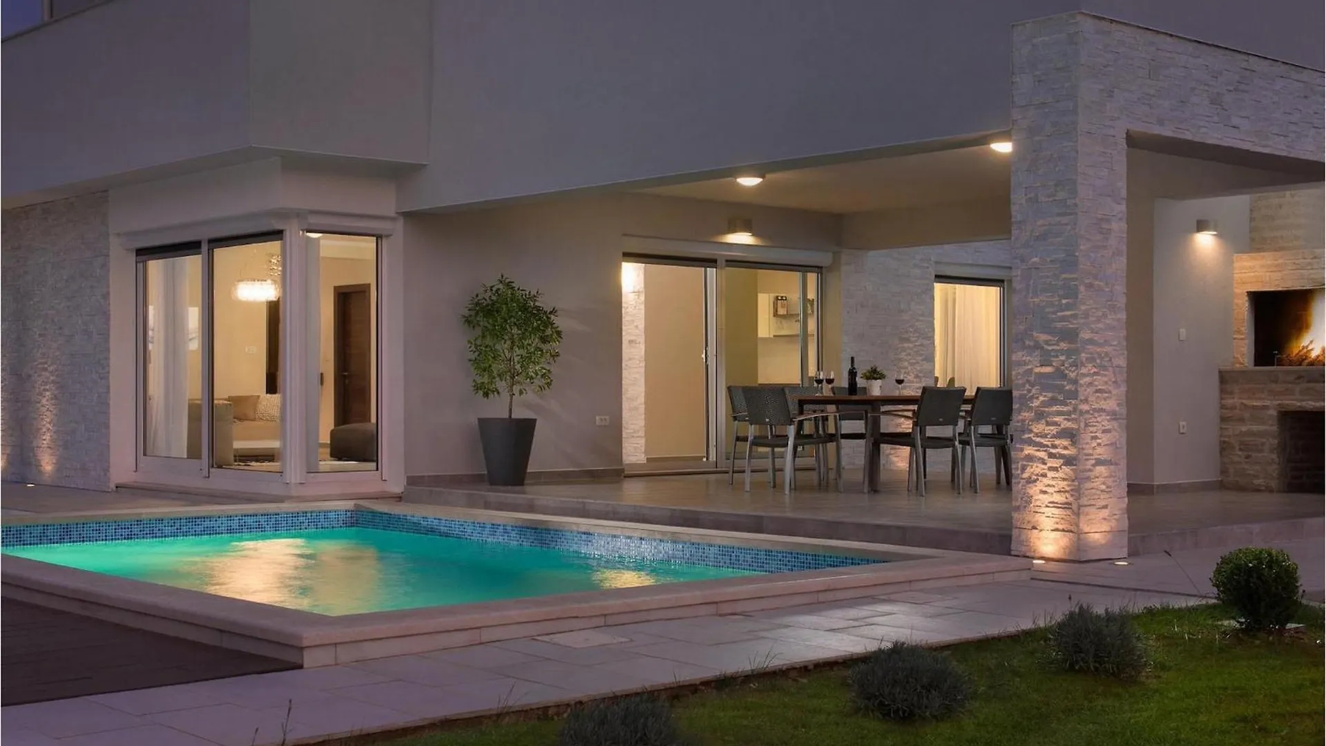 Villa Tireli Krsan 0*,  Croatia
